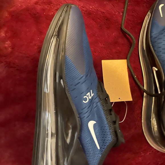 Sneakers - Picture 2 of 5